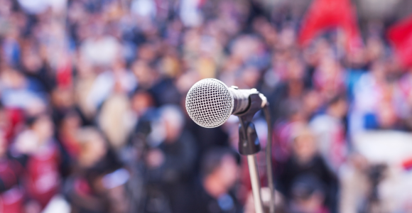 Kairos SAS mic on stage